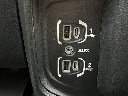 Used 2022 RAM 2500 Laramie w/ Protection Group AWD/4WD image 19