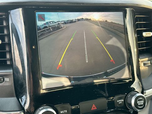 Used 2024 RAM 1500 Laramie image 17