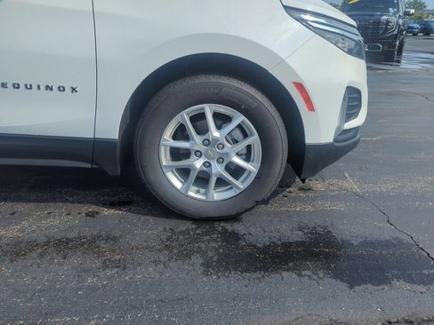Certified 2024 Chevrolet Equinox LT FWD image 11