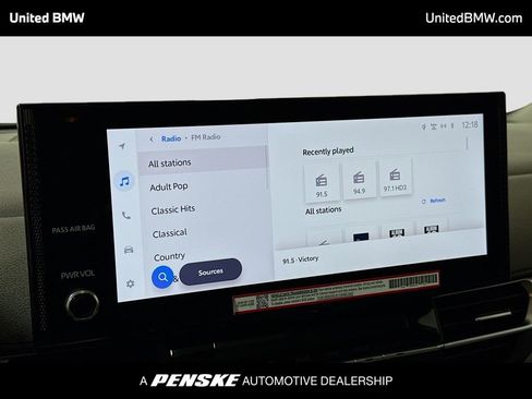 Used 2025 Toyota Sienna XLE w/ XLE Plus Package FWD image 8