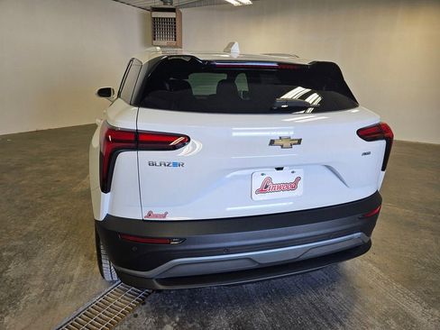New 2025 Chevrolet Blazer EV LT AWD/4WD image 4