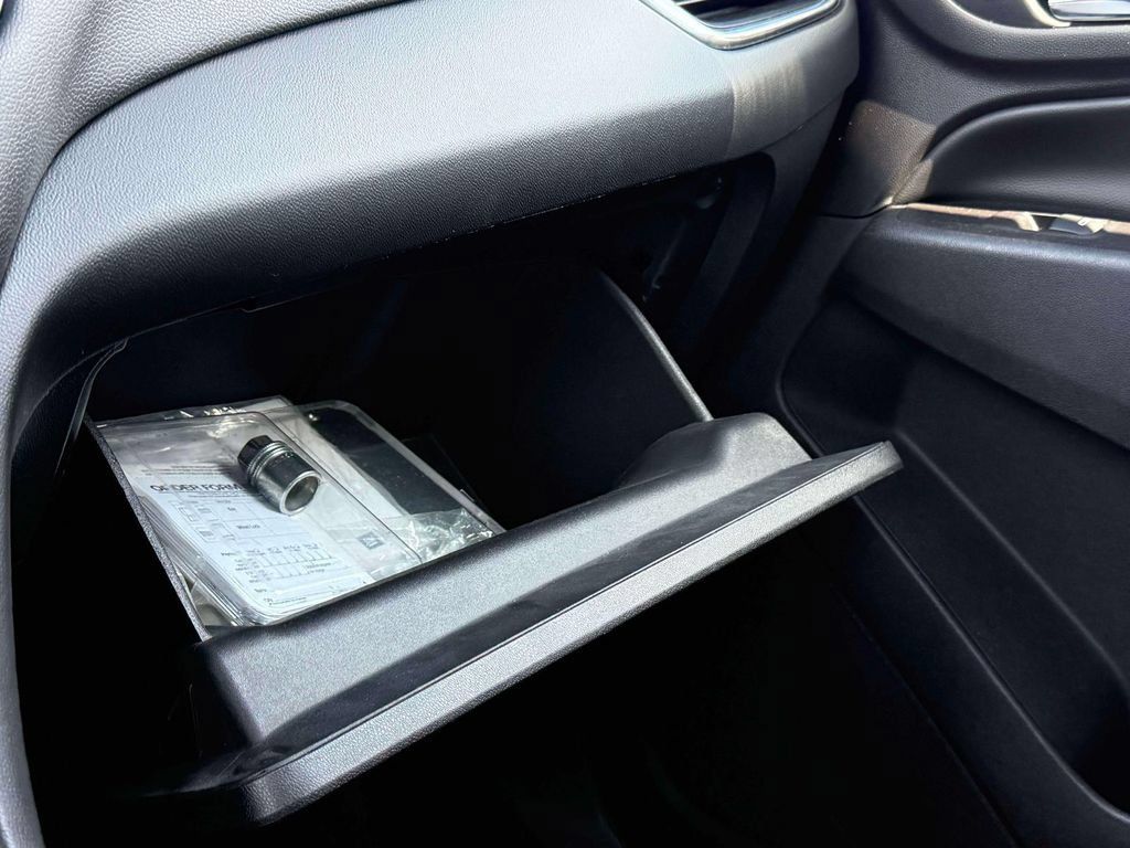 Used 2019 Chevrolet Equinox LT AWD/4WD image 27