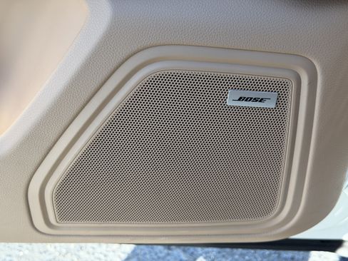 Certified 2022 Porsche Macan image 24