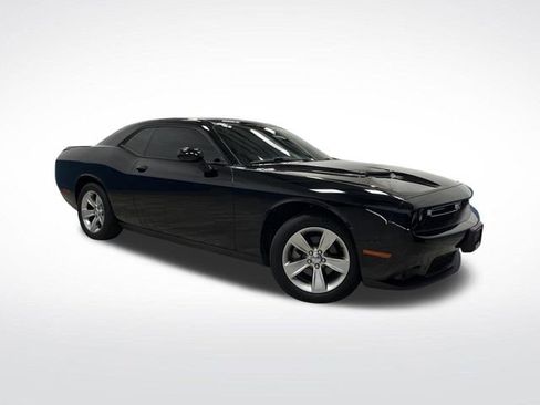 Used 2021 Dodge Challenger SXT image 35