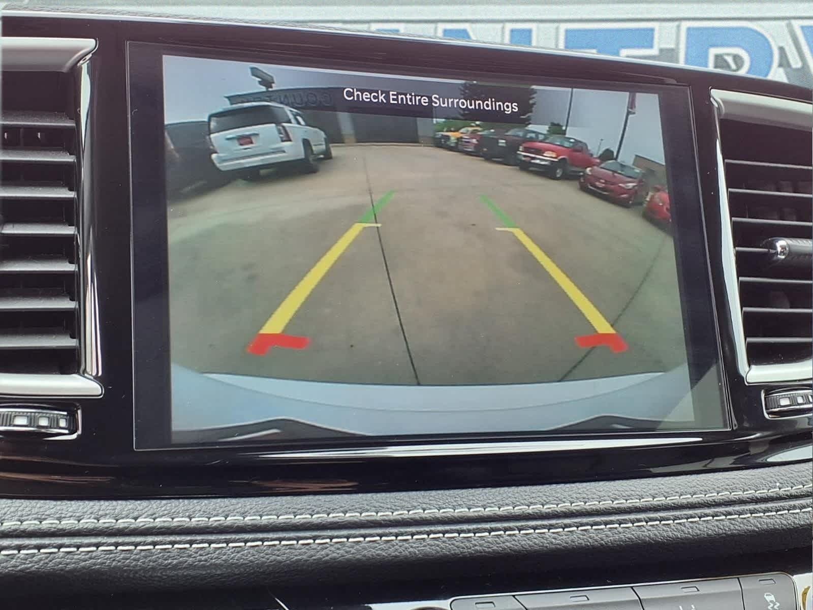 Used 2024 Chrysler Pacifica Touring-L FWD image 20