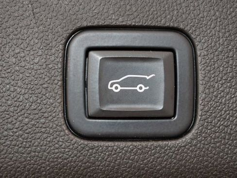 Used 2021 Cadillac Escalade Sport Platinum AWD/4WD image 17