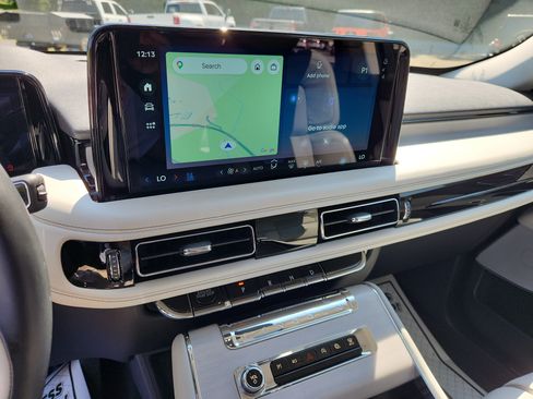 Used 2025 Lincoln Aviator Reserve w/ Luxury Package RWD image 34