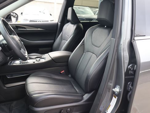 Certified 2025 INFINITI QX60 Luxe w/ Cargo Package image 2