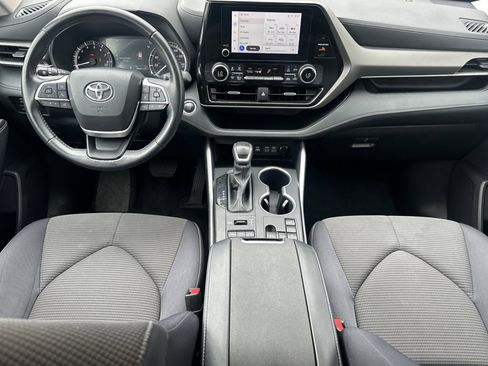 Certified 2024 Toyota Highlander LE image 16