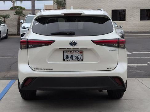 Used 2020 Toyota Highlander XLE AWD/4WD image 6