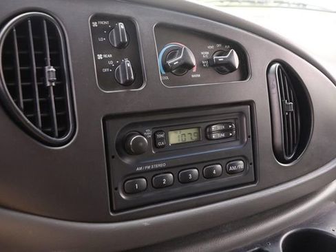 Used 2008 Ford E-350 and Econoline 350 XLT RWD image 13