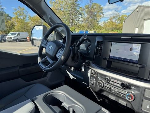 New 2026 Ford F550 4x4 Regular Cab Super Duty image 16