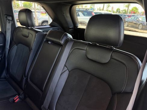 Used 2023 Jeep Grand Cherokee Altitude RWD image 10