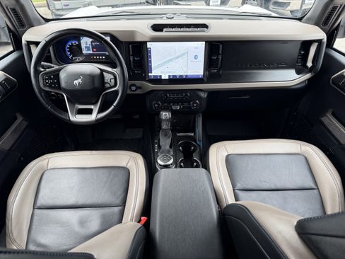 Used 2023 Ford Bronco Wildtrak image 13