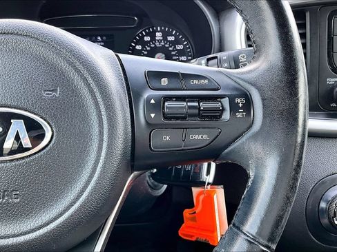 Used 2016 Kia Sorento AWD w/ LX Convenience Package image 19