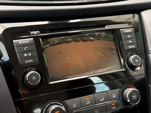 Used 2019 Nissan Rogue S FWD image 42