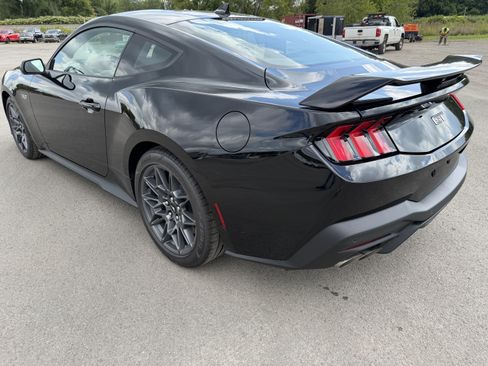 New 2026 Ford Mustang GT w/ GT Performance Package RWD image 3