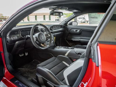 Used 2021 Ford Mustang Shelby GT500 w/ Carbon Fiber Track Pack image 5