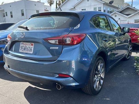 Used 2018 MAZDA MAZDA3 Touring FWD image 5