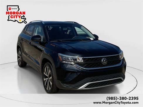 Used 2022 Volkswagen Taos SE image 1