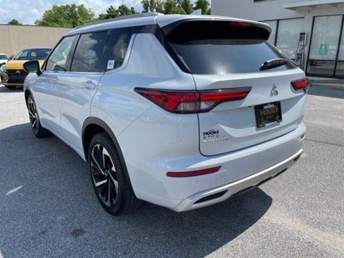 Used 2023 Mitsubishi Outlander SEL image 32