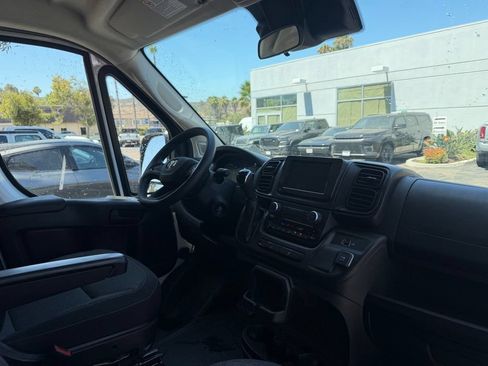 Used 2025 RAM ProMaster 2500 w/ U-Haul Equipment Group FWD image 17