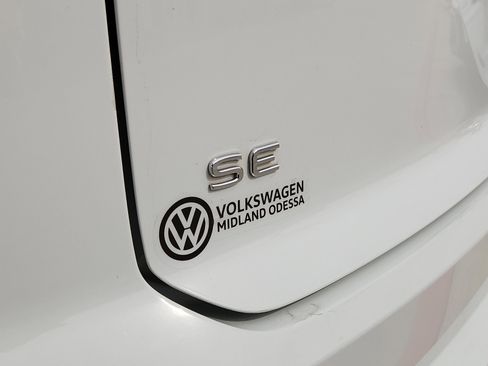 Used 2022 Volkswagen Atlas Cross Sport SE AWD/4WD image 10
