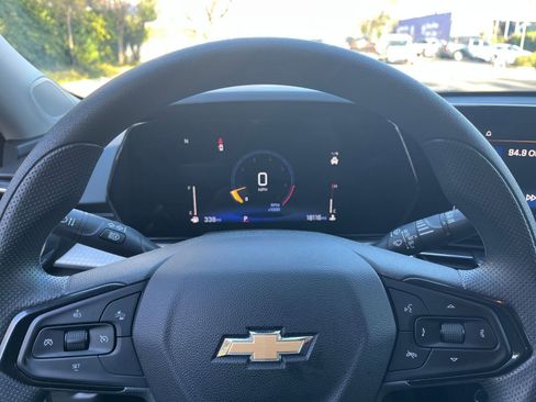 Used 2025 Chevrolet Trax LT image 27