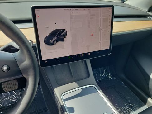 Used 2023 Tesla Model Y Long Range AWD/4WD image 21