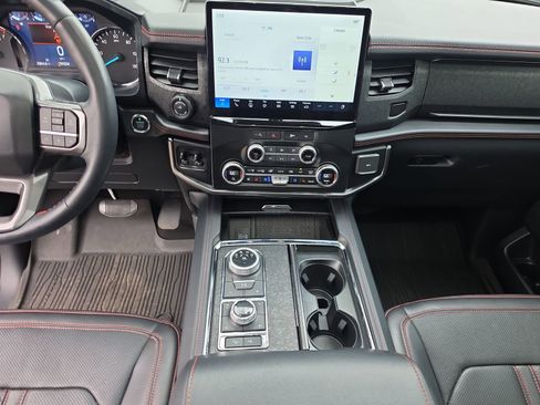 Used 2023 Ford Expedition Limited AWD/4WD image 13