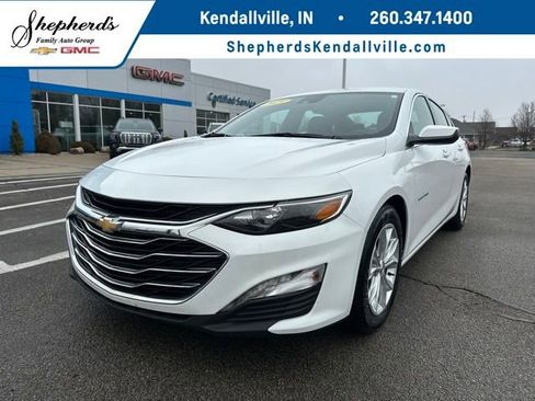 Used 2025 Chevrolet Malibu LT image 2
