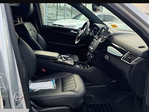 Used 2019 Mercedes-Benz GLE 400 4MATIC image 8