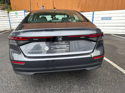 Used 2023 Honda Accord EX image 6