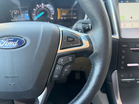 Used 2017 Ford Edge Titanium w/ Equipment Group 302A AWD/4WD image 17