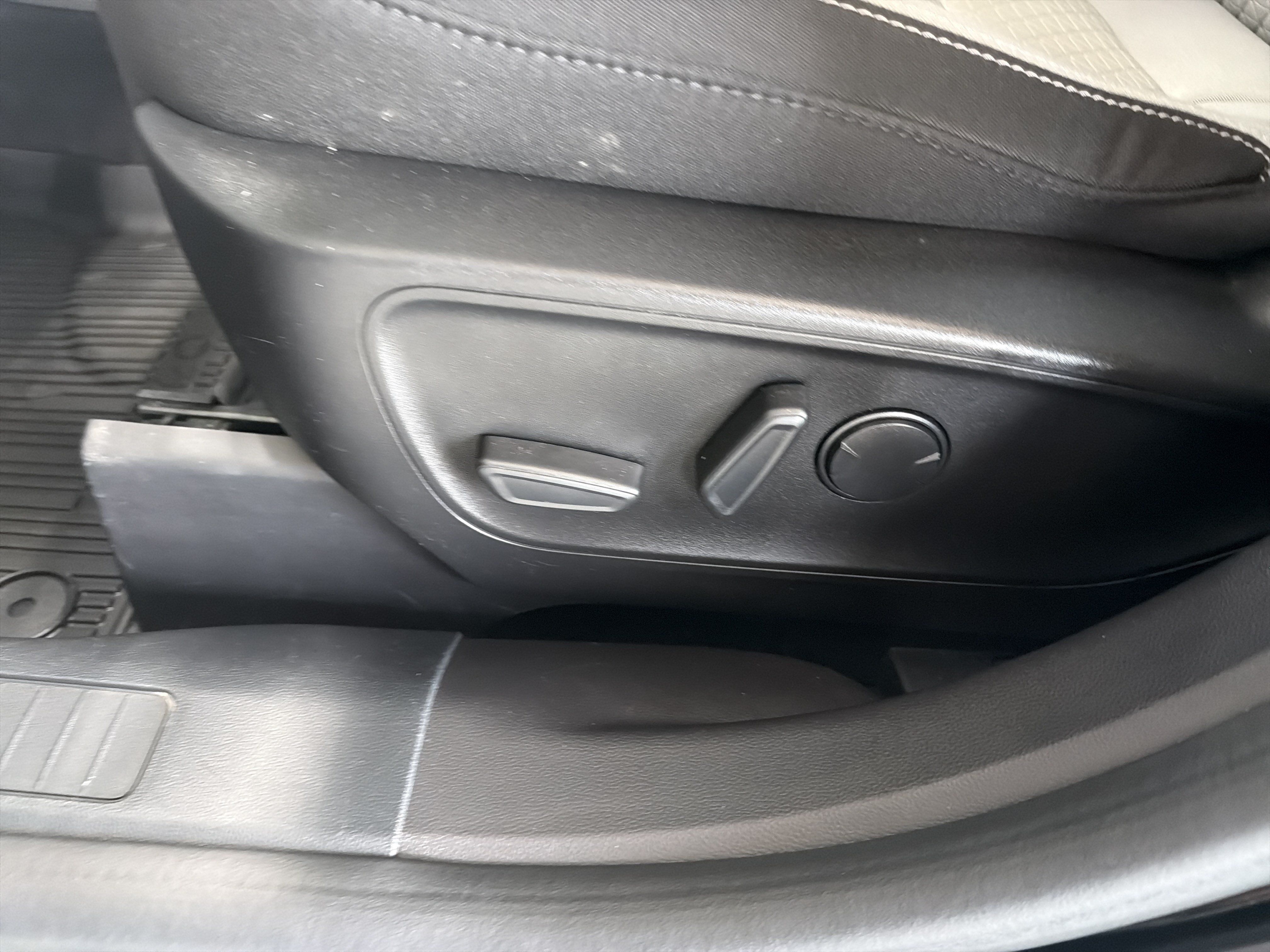 Used 2023 Ford Escape Active w/ Tech Pack #2 AWD/4WD image 22