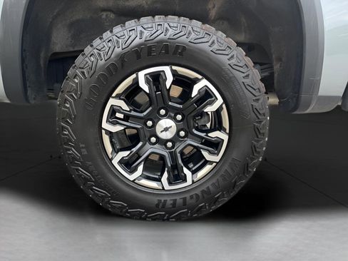 Used 2024 Chevrolet Silverado 1500 ZR2 AWD/4WD image 17