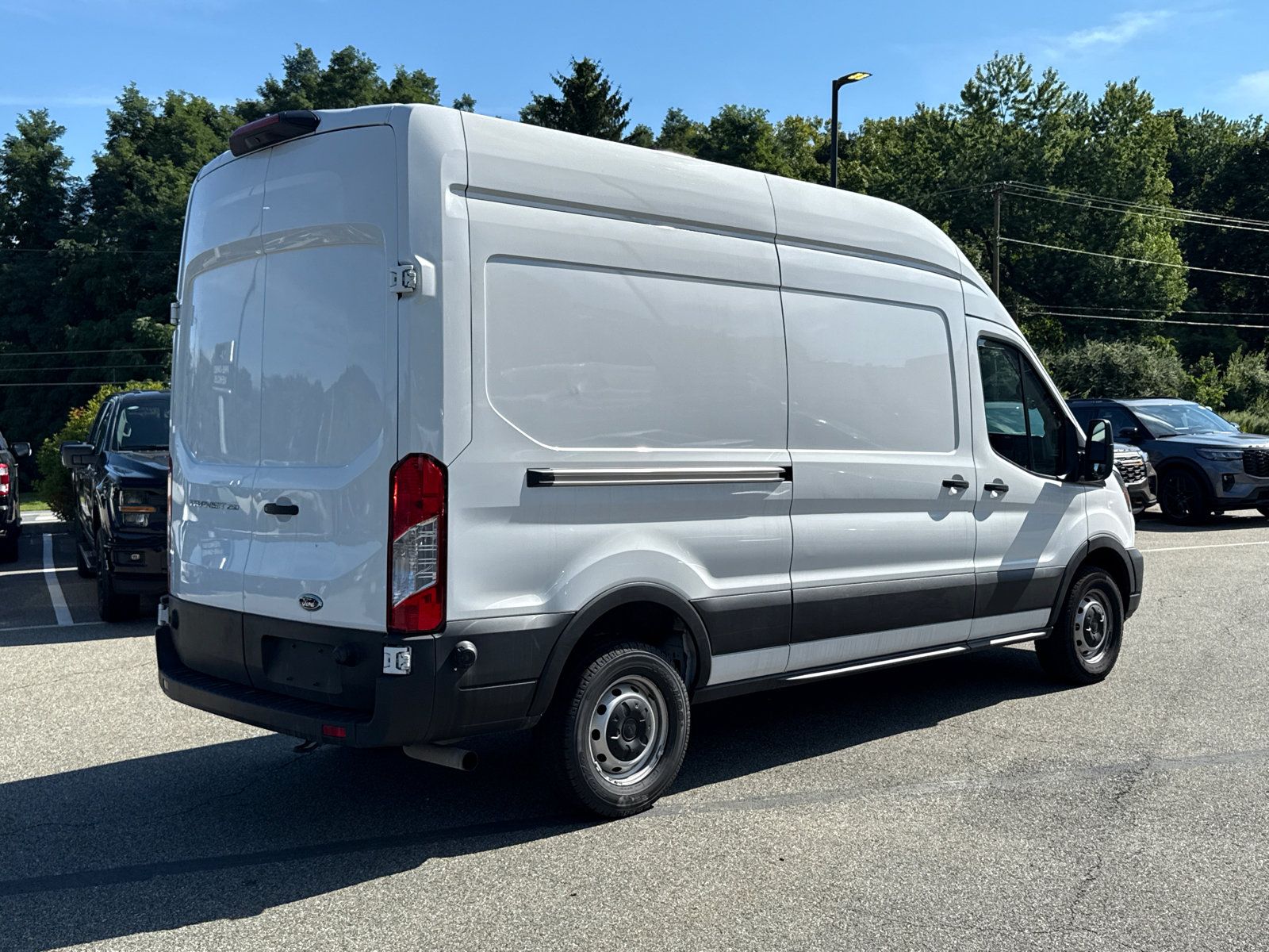 Used 2024 Ford Transit 250 148 High Roof RWD image 4