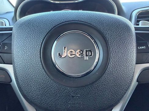 Used 2017 Jeep Grand Cherokee Altitude AWD/4WD image 36