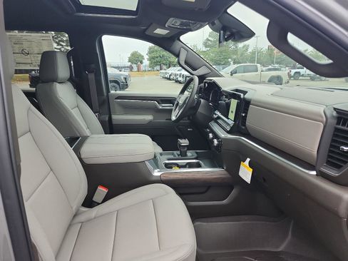 New 2026 GMC Sierra 1500 SLT w/ SLT Premium Plus Package image 8
