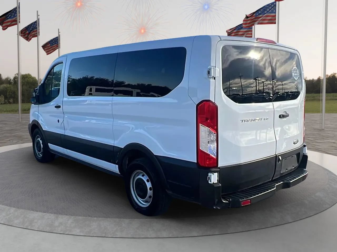 Used 2019 Ford Transit 150 XL RWD image 5