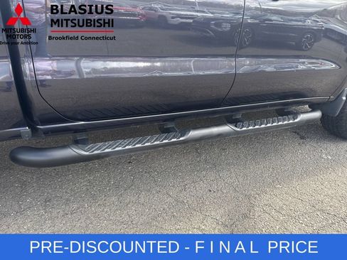 Used 2024 Chevrolet Silverado 1500 Custom Trail Boss w/ LPO, Dark Essentials Package AWD/4WD image 31