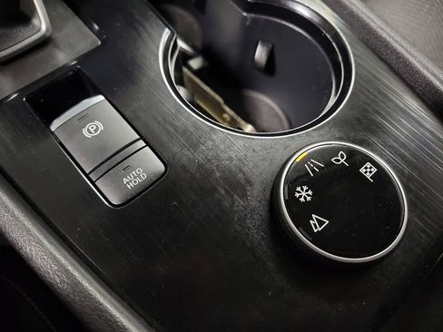 Used 2024 Nissan Rogue SV image 15