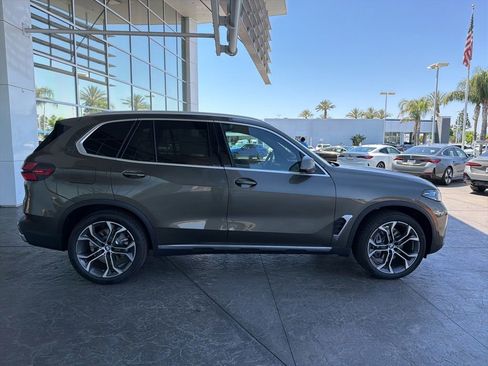 New 2026 BMW X5 sDrive40i w/ Premium Package RWD image 3