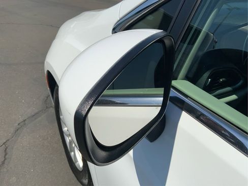 Used 2017 Chrysler Pacifica LX FWD image 26