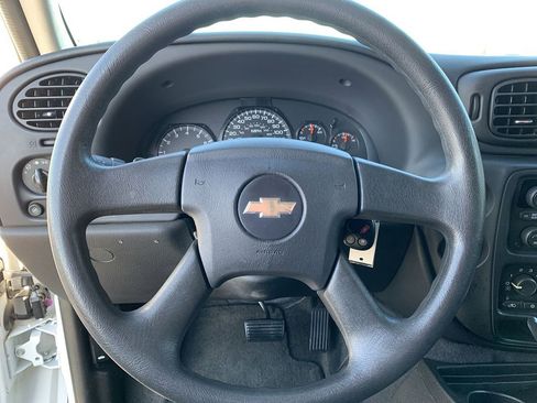 Used 2008 Chevrolet TrailBlazer LT image 17