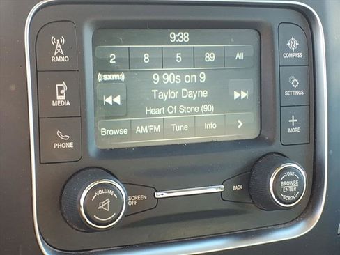 Used 2016 RAM 2500 Tradesman w/ Chrome Appearance Group image 11