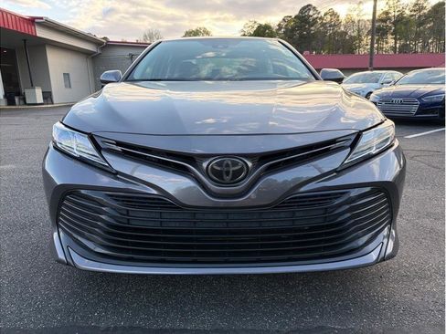Used 2019 Toyota Camry LE image 2