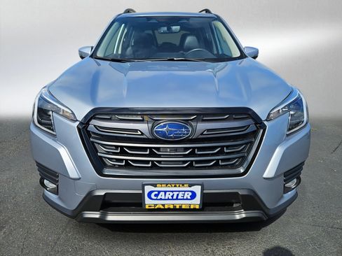 Used 2023 Subaru Forester Limited AWD/4WD image 2