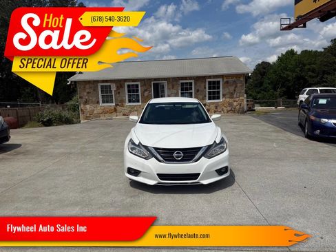 Used 2018 Nissan Altima 2.5 SV FWD image 1
