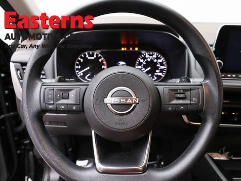Used 2023 Nissan Rogue S AWD/4WD image 10